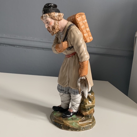 Antique 19C Russian Porcelain GARDNER FIGURE - Picture 2 of 10